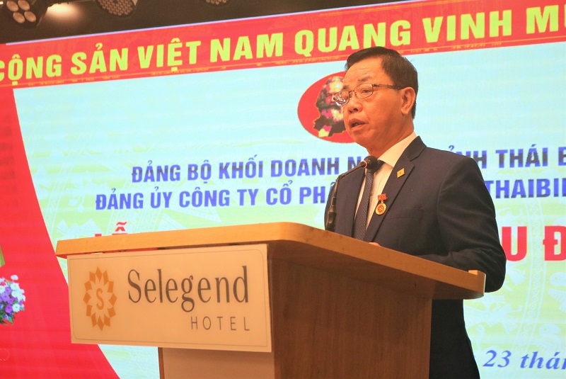 Anh hùng Lao động, Chủ tịch HĐQT, TGĐ Tập đoàn ThaiBinh Seed Trần Mạnh Báo nhận Huy hiệu 50 năm tuổi Đảng